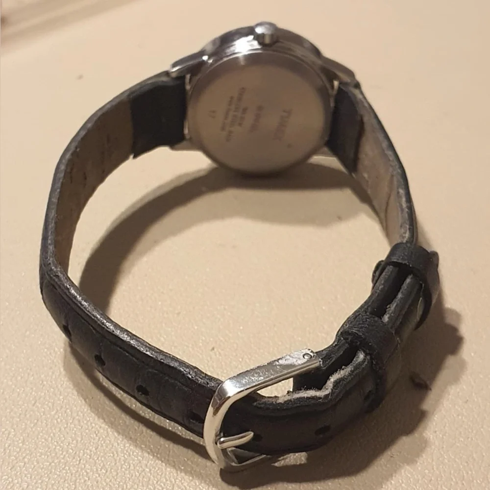 🦋10/$20🦋 Timex Indiglo Silver/White Easy Reader Women's Watch w/Date - Picture 3 of 4